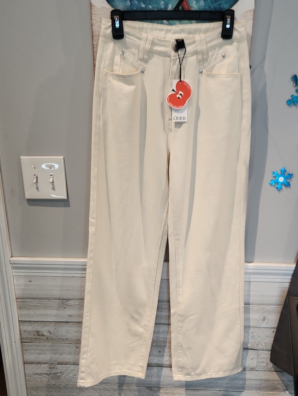 (01) NWT Cider Cream Straight-Leg Jeans Sz S 100% Cotton